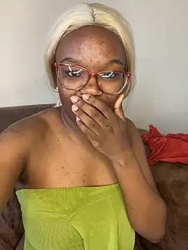 YummyMelanin117 webcam