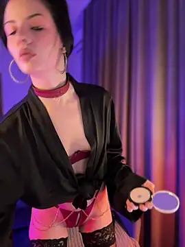 bigJuicyPussy webcam