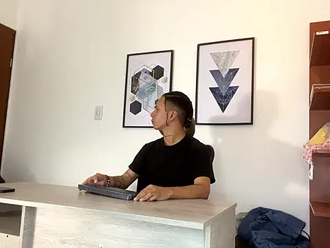 bliinkii_and_luka_ webcam