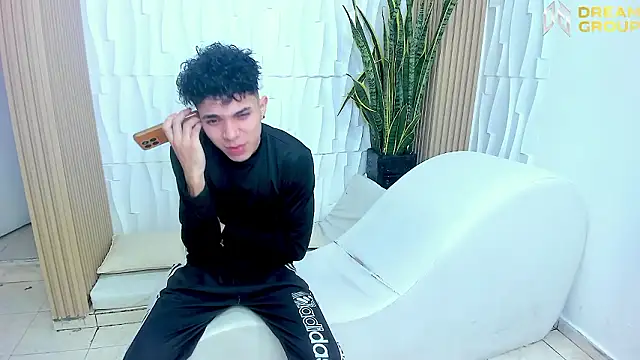 AmazingPartys webcam