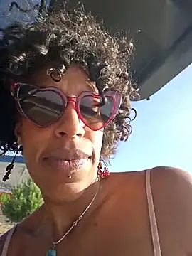 Goldenlace live sex cam