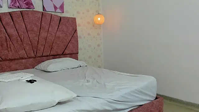 Nina_Moom webcam