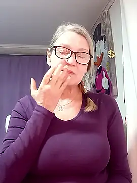 irinamaux live sex cam