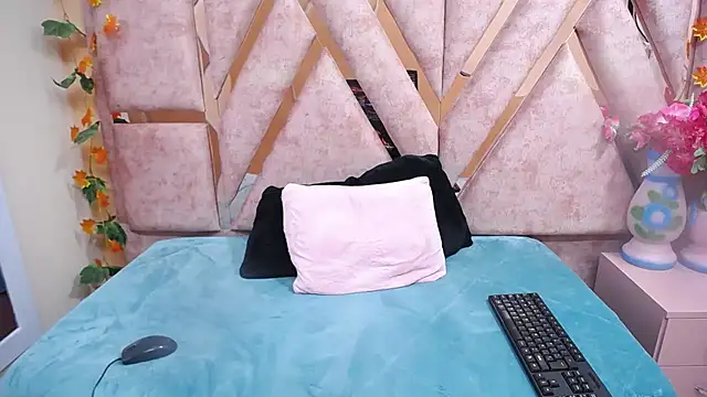 CataleyaLars20 webcam