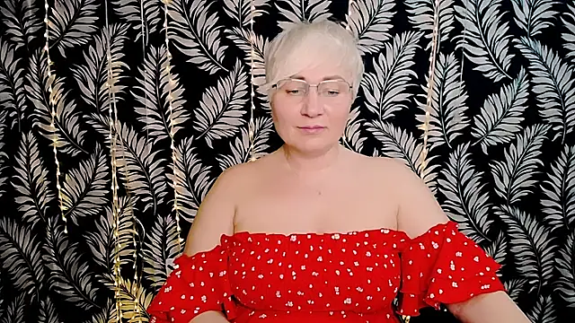 Olivia_playful webcam