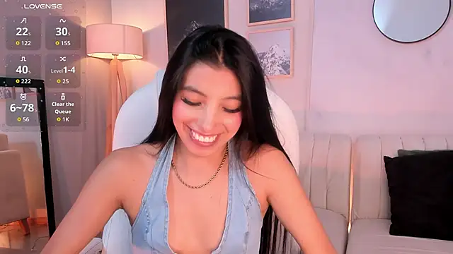 Tiffany_Low webcam