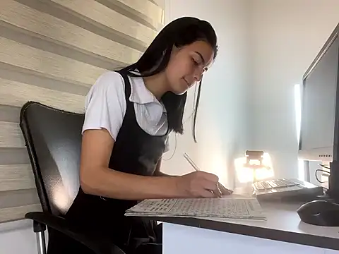 bliinkii_and_luka_ webcam