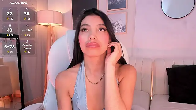 Tiffany_Low webcam