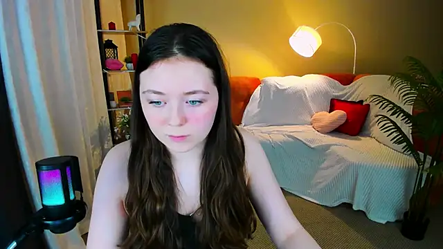 AlluringLookk webcam