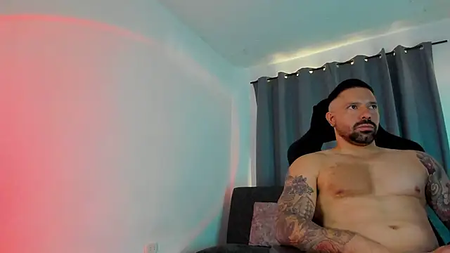 FreeLoveCouple webcam