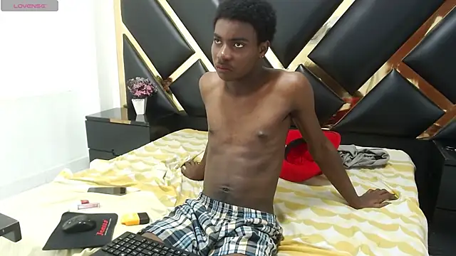 NoahJhonson69 webcam