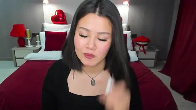 Brunette_Charm webcam