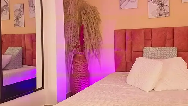 emmy_danielss webcam