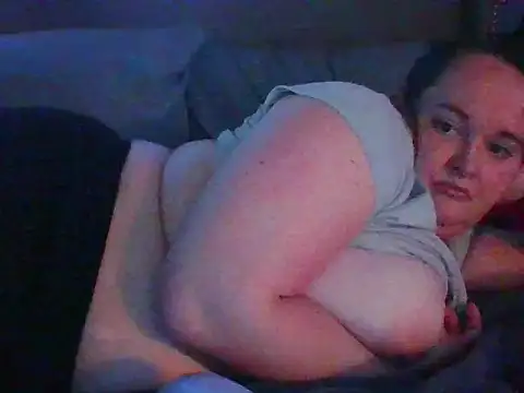 MilfBunny7DDD webcam