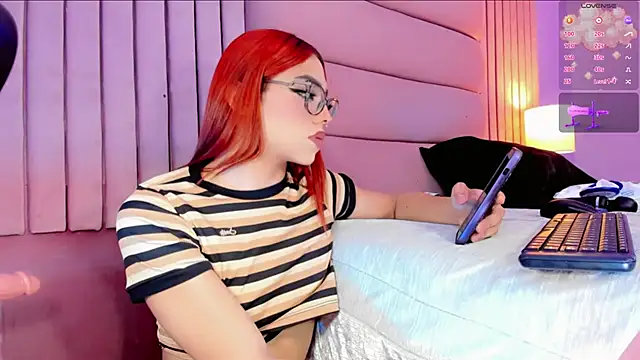 Camille_deluxe webcam