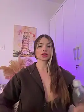 Webcam Model (Ashleyjenner_)  is live.Free join now!