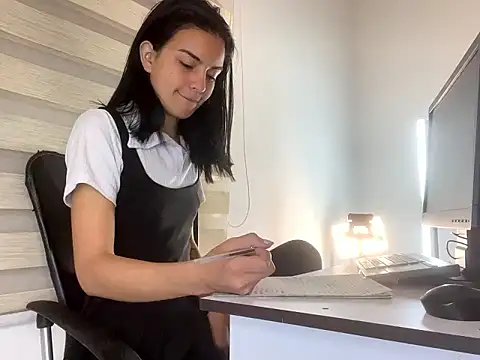 bliinkii_and_luka_ webcam