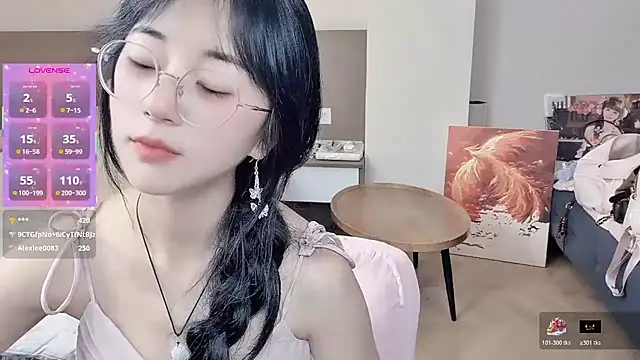 美女-ruoruo-在线直播