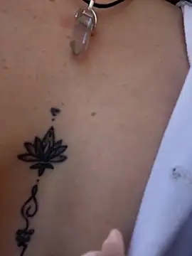 PamelaJonsom_ webcam