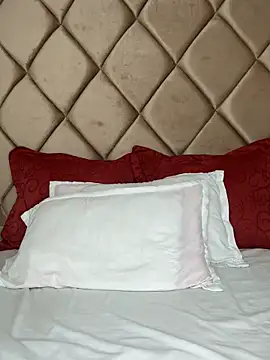 Webcam Model (AngelinaDuvall)  is live.Free join now!