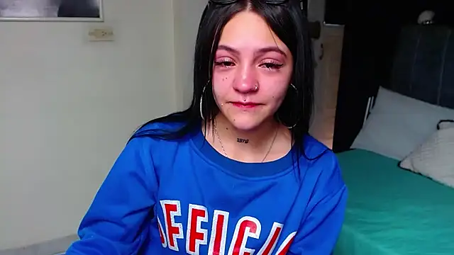 Violettasquirt webcam