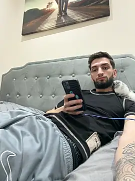 Juliann69Ramiro webcam