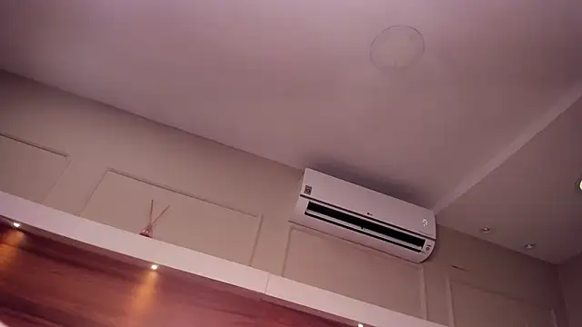 AriadnaHarper webcam