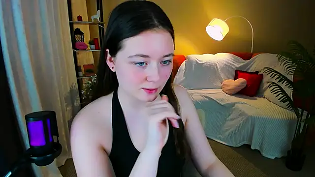 AlluringLookk webcam