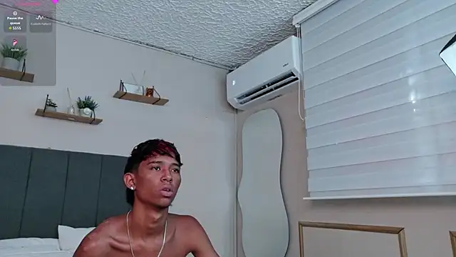 Little_Twink19x webcam