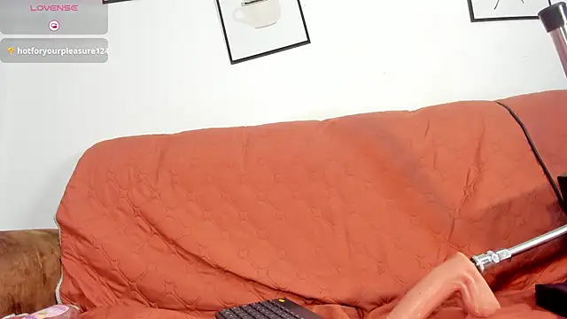 domenicaw - DomenicaW's free webcam - UK Sex Cams