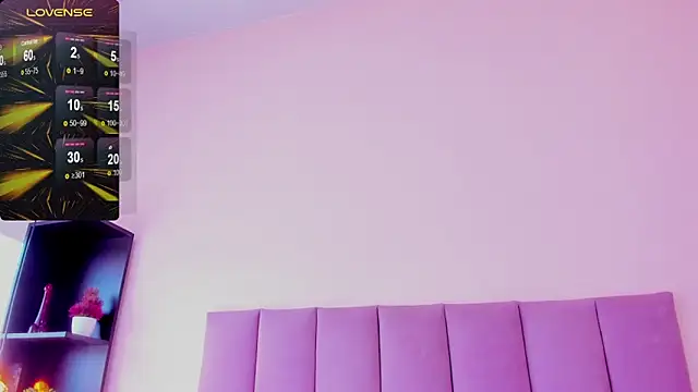 violet_myerrs webcam