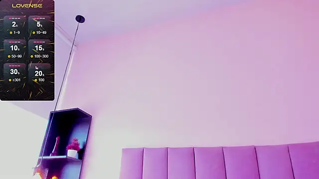 violet_myerrs webcam