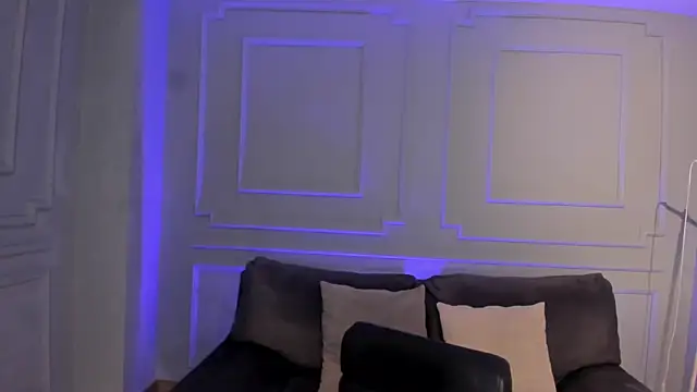 hannahjamesx (F young) - striptease