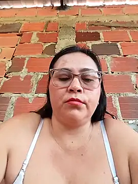 Dirty-Momm-Divorced-Hot