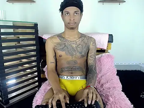 Tatoo_Noah webcam