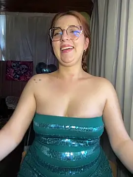 Webcam Model (CoraVibes)  is live.Free join now!