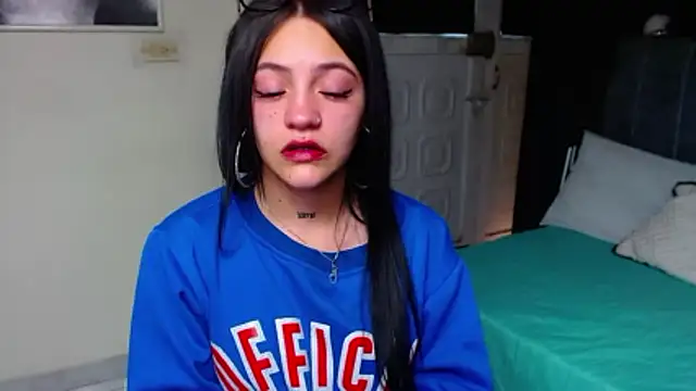 Violettasquirt webcam