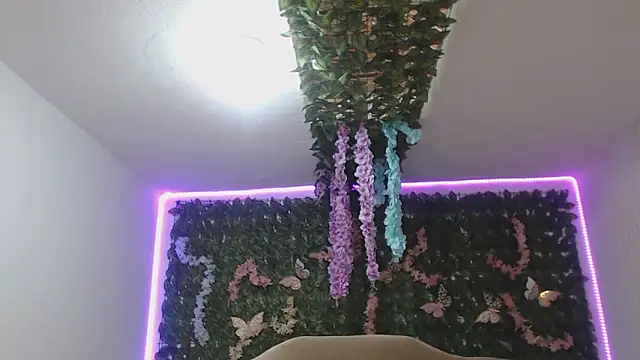 adara_cute_69 webcam