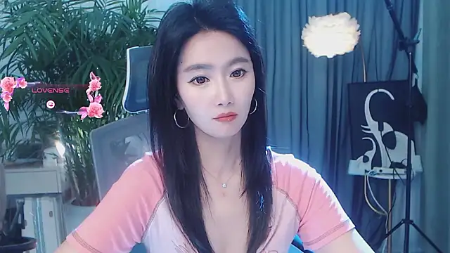 feifei-love Live Webcam on Stripchat