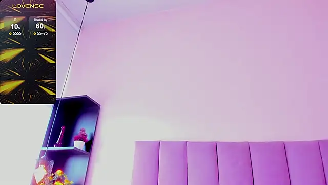 violet_myerrs webcam