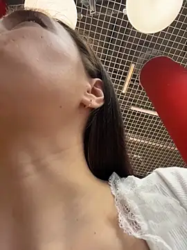 Holly_Play live sex cam