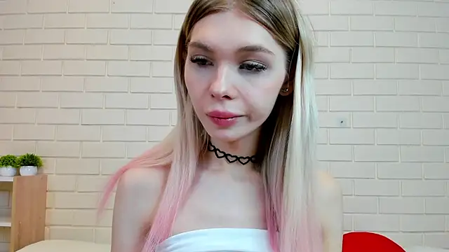 Blondy_Fina webcam