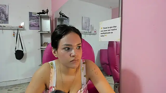 CAMILA--REY webcam