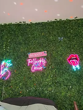 renathickass - RenaThickAss's free webcam - UK Sex Cams