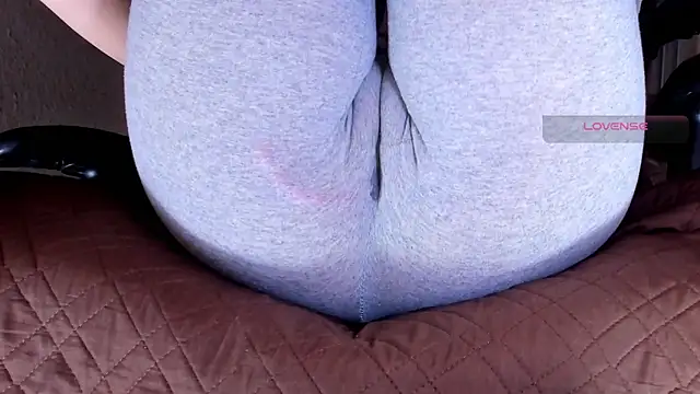 Cameltoe_squirt_inPants webcam