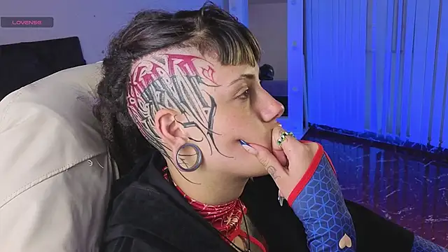 _sharlotte777 webcam