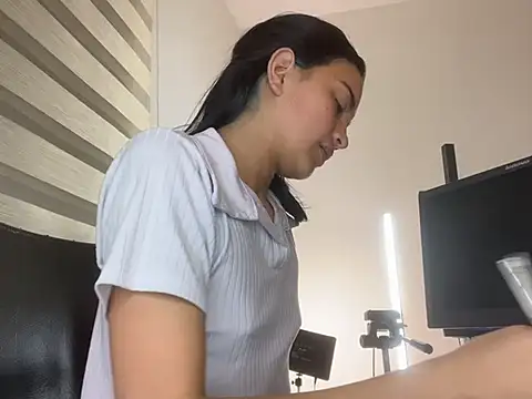 bliinkii_and_luka_ webcam