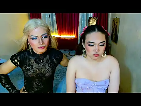 Phenomenal_Shemale webcam