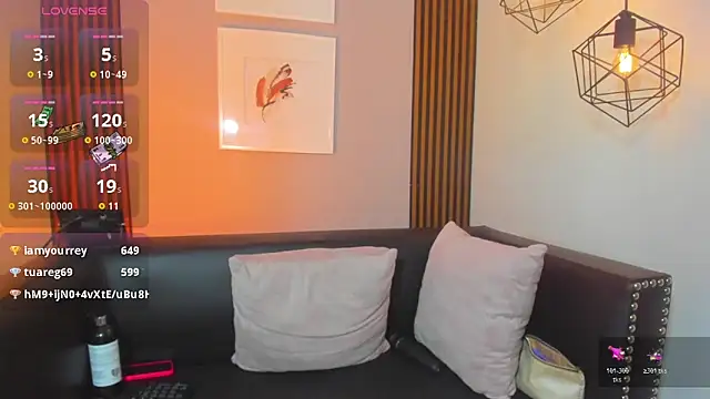 Nahiajhonson_ webcam