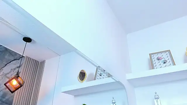 IsabellaMonet webcam